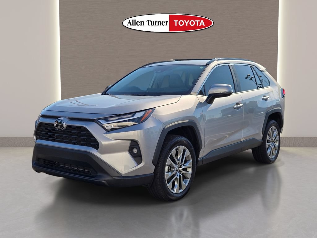 Used 2023 Toyota RAV4 XLE Premium FWD image 2