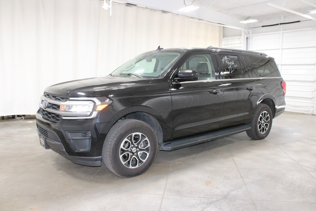 Used 2024 Ford Expedition Max XLT image 4