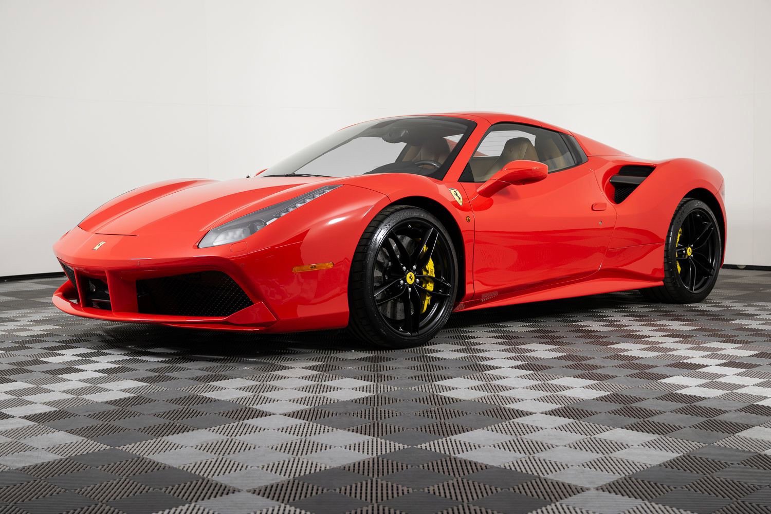Used 2017 Ferrari 488 Spider RWD image 1