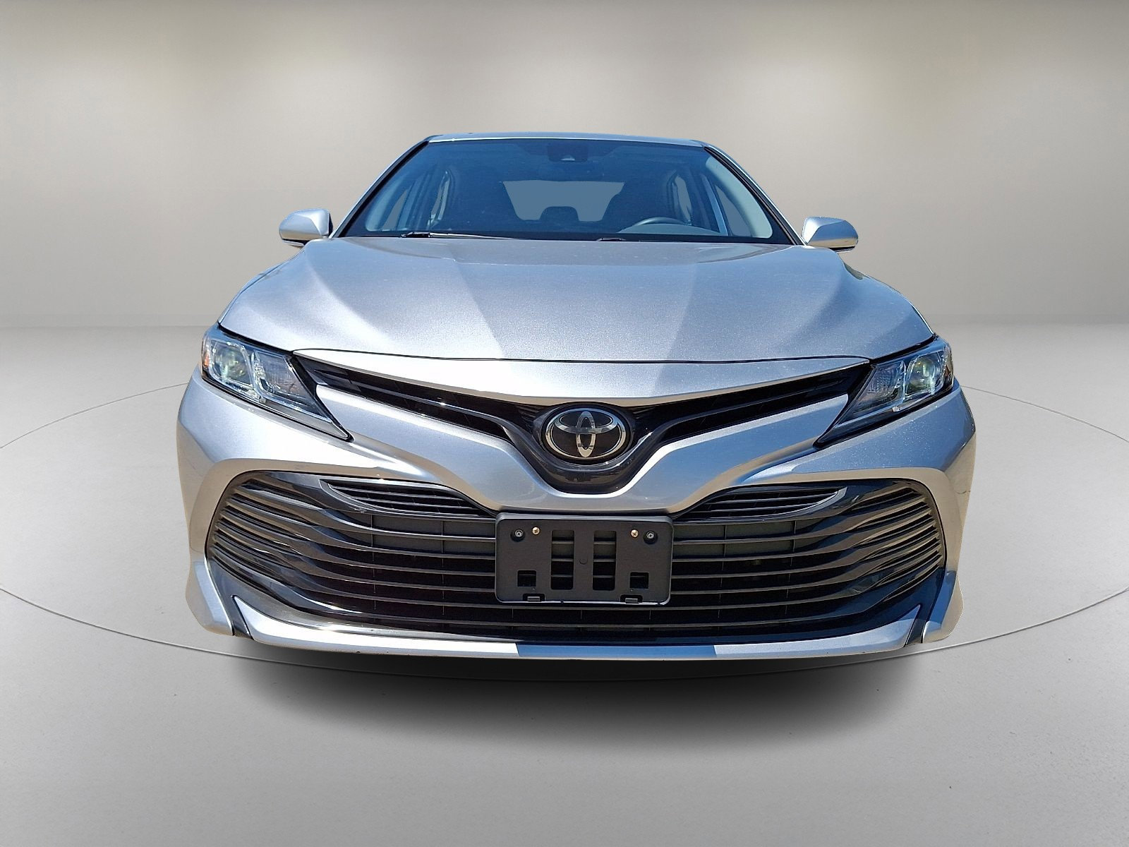Used 2019 Toyota Camry LE w/ Convenience Package FWD image 3