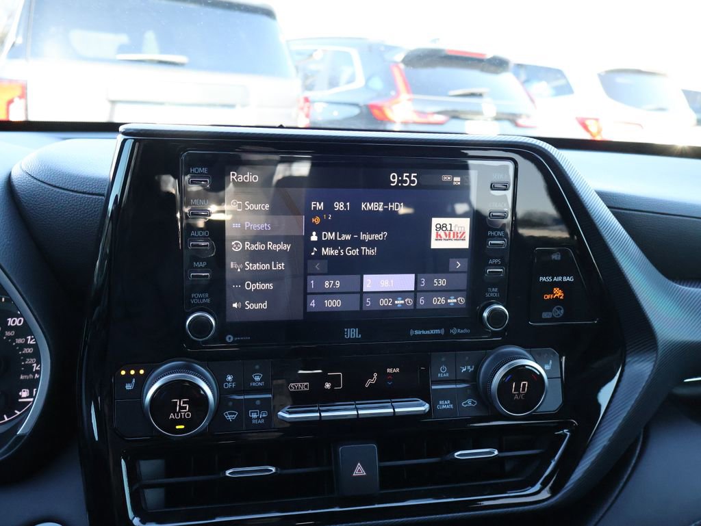 Used 2021 Toyota Highlander XSE image 22