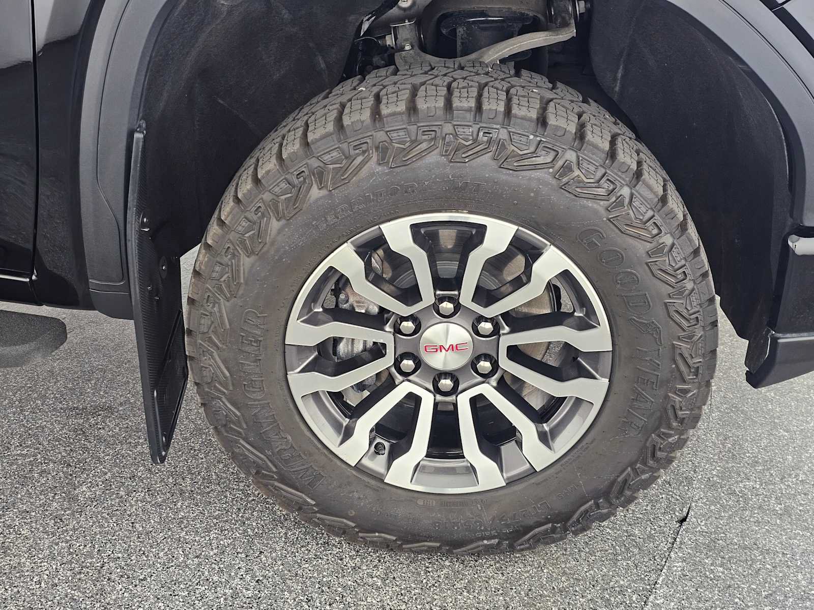 Used 2023 GMC Sierra 1500 AT4 AWD/4WD image 9