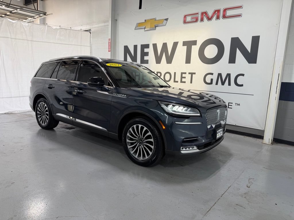 Used 2021 Lincoln Aviator Reserve w/ Elements Package Plus AWD/4WD image 2