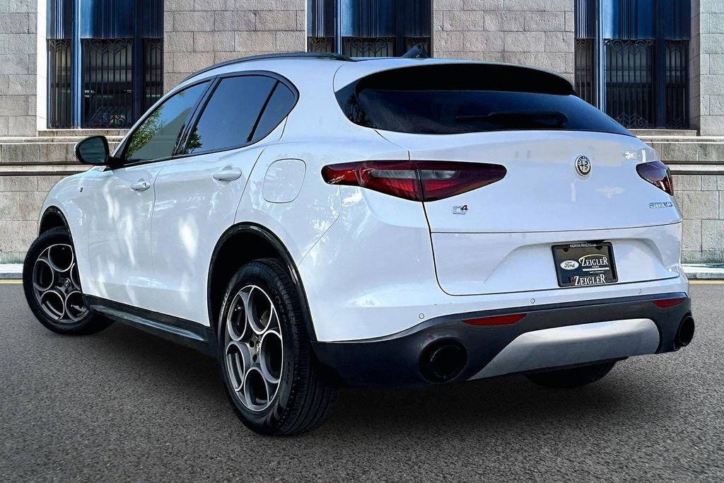 Used 2022 Alfa Romeo Stelvio Ti AWD/4WD image 10