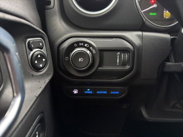 Used 2023 Jeep Wrangler Unlimited Sahara w/ Cold Weather Group image 36