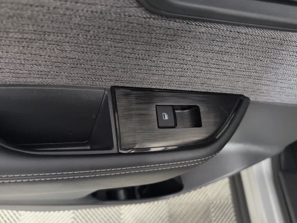 Used 2023 Nissan Rogue SV FWD image 22