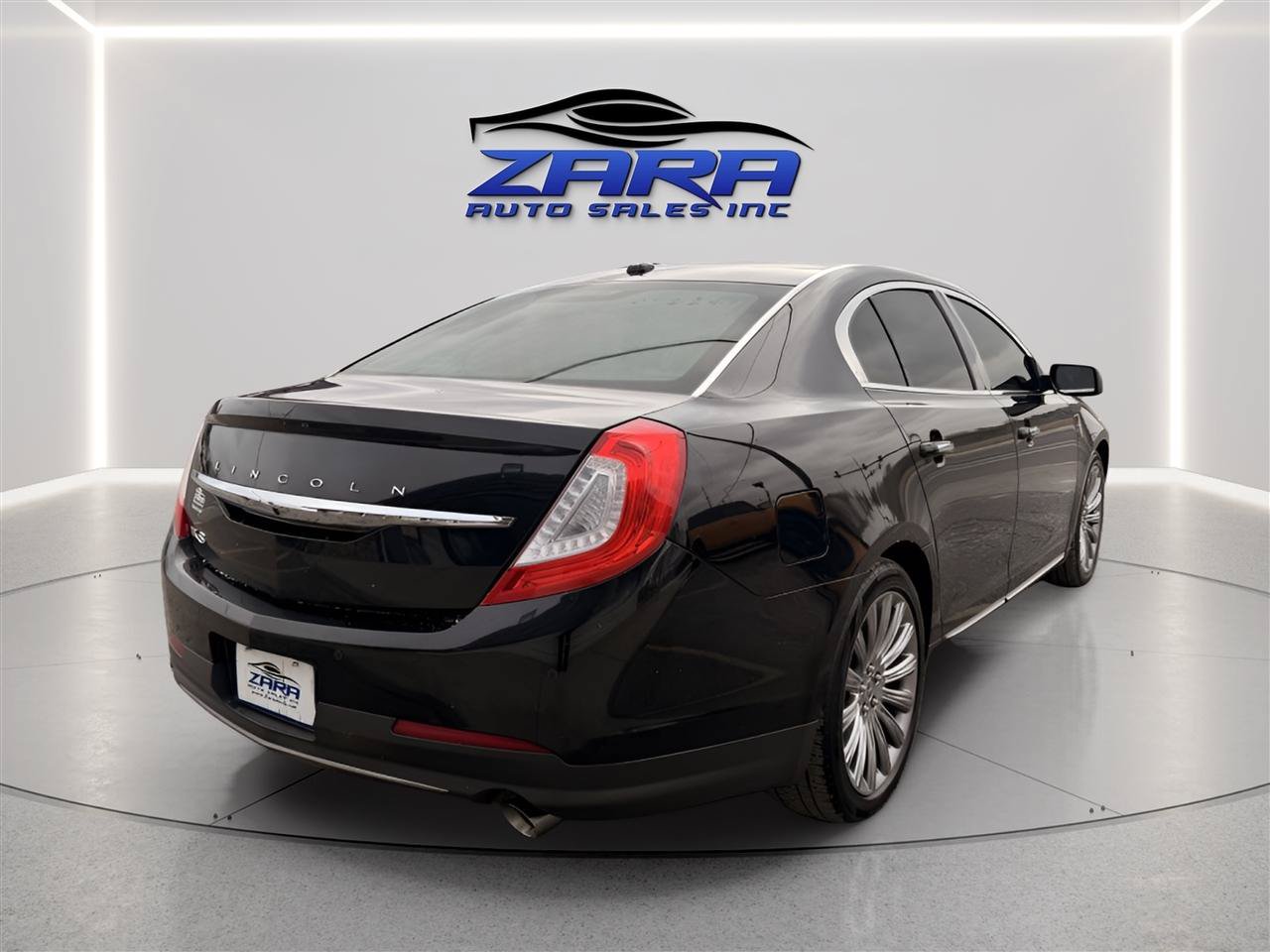 Used 2015 Lincoln MKS w/ Equipment Group 101A FWD image 2