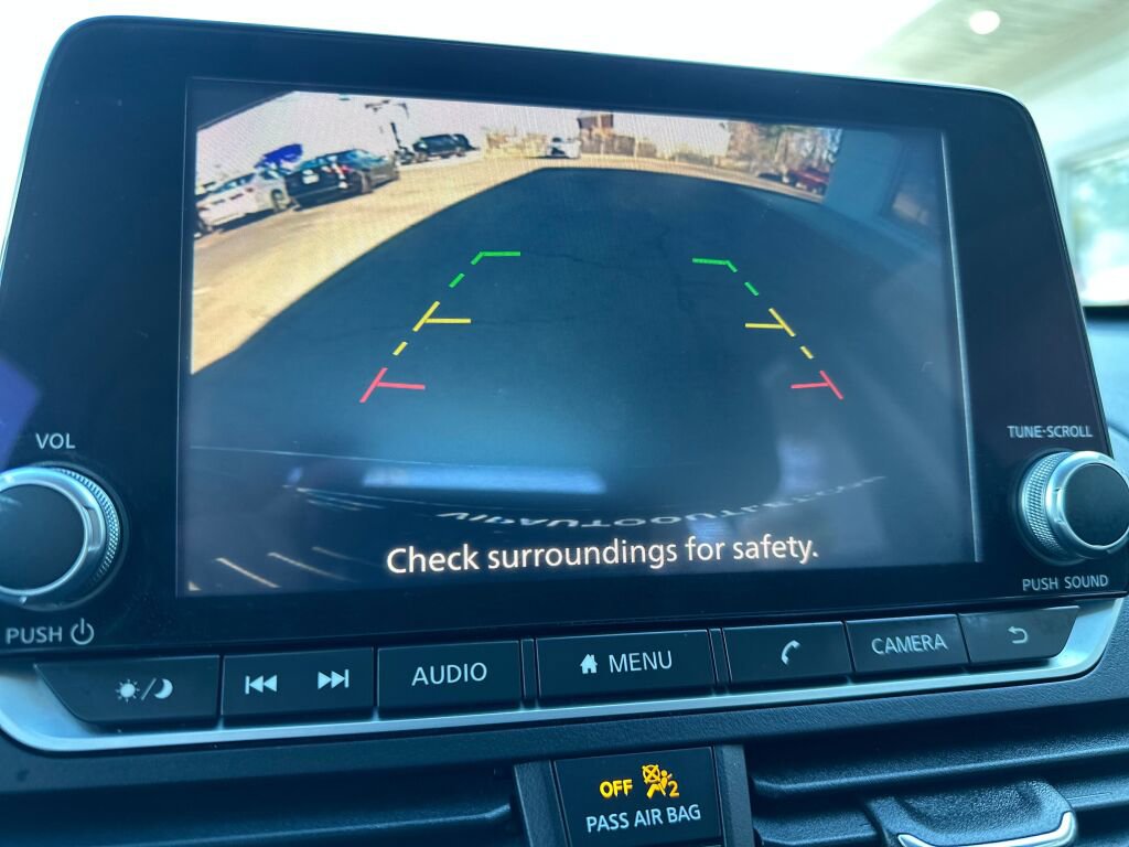 Used 2023 Nissan Sentra SR w/ SR Premium Package image 19