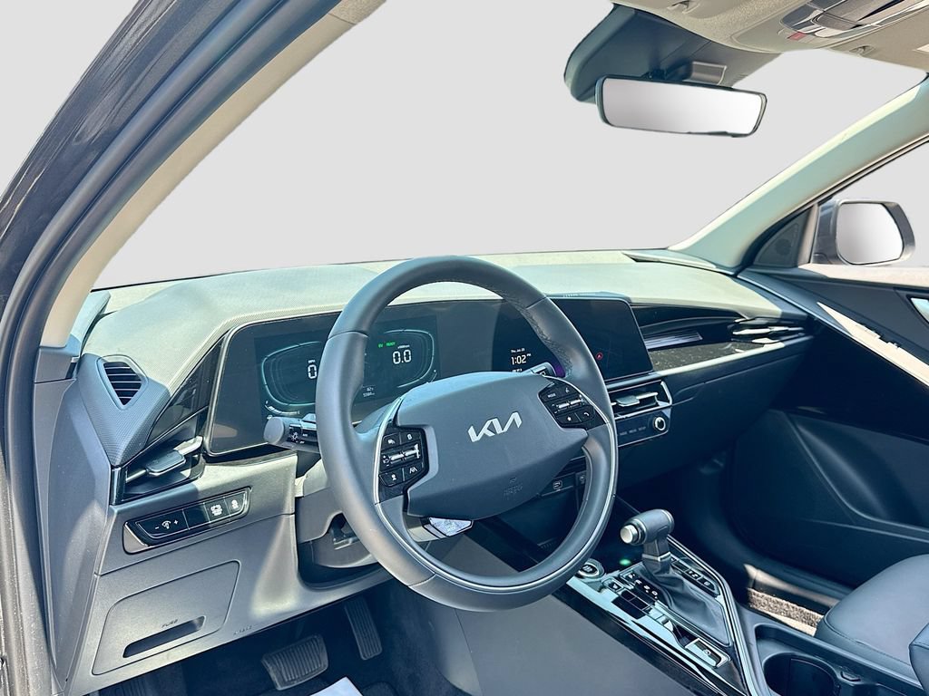 Certified 2025 Kia Niro EX FWD image 12