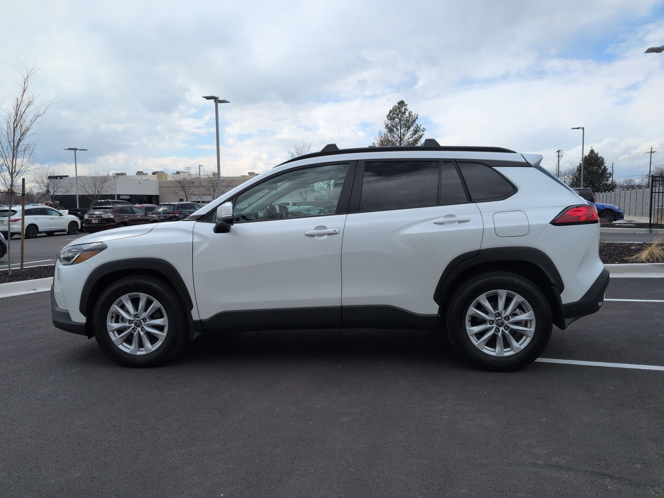 Used 2023 Toyota Corolla Cross LE w/ Moonroof Package image 10