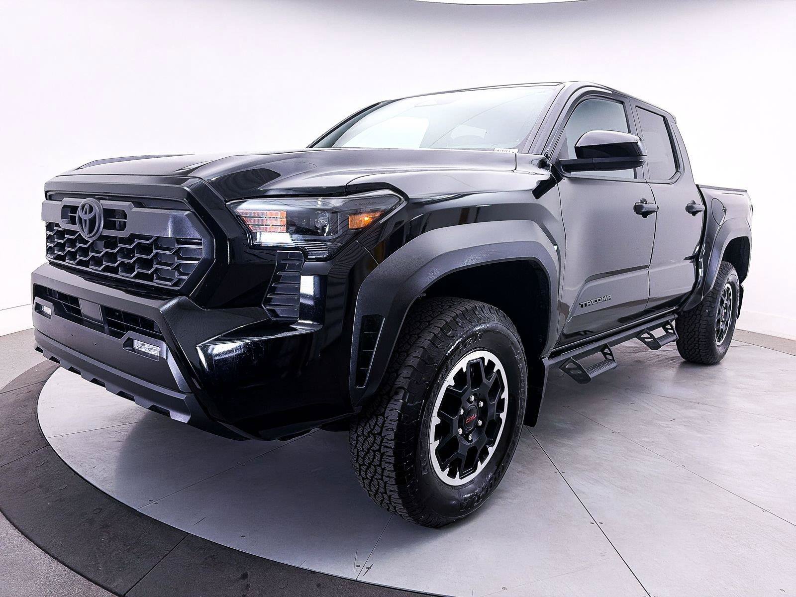 Used 2025 Toyota Tacoma TRD Off-Road AWD/4WD image 13