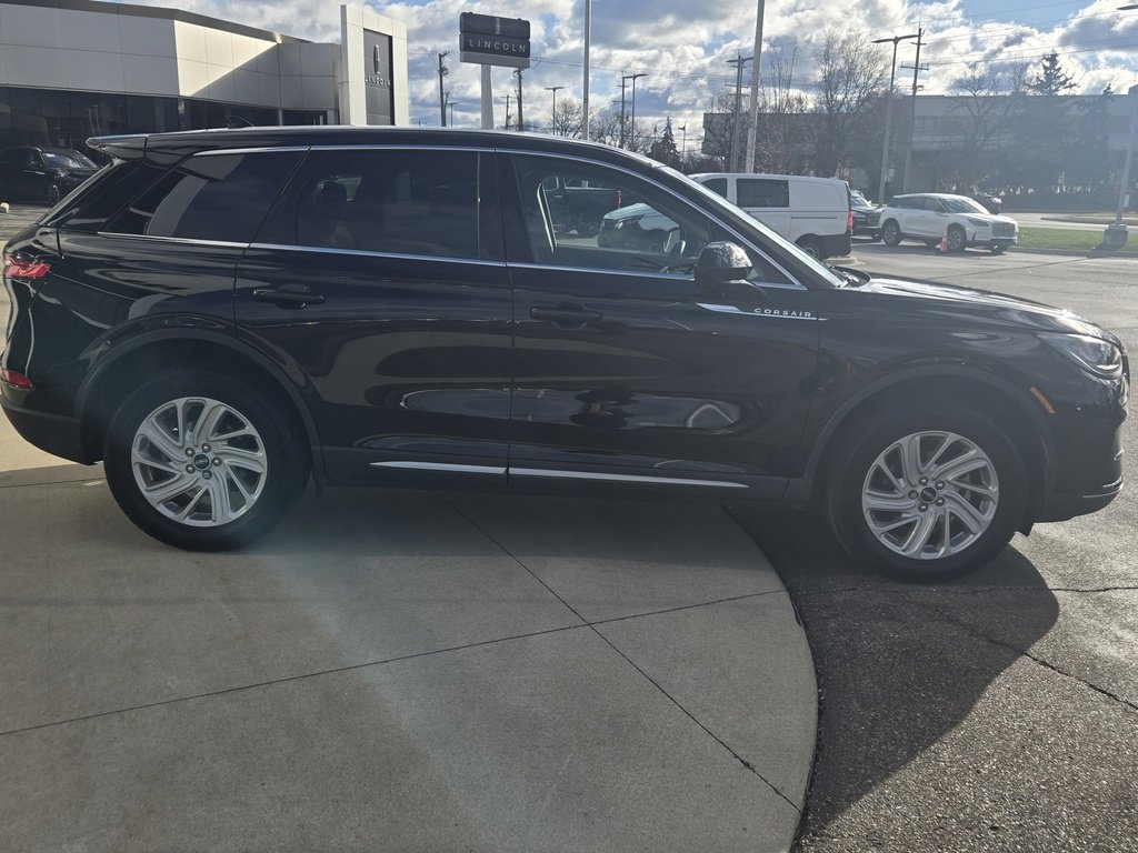 Certified 2023 Lincoln Corsair AWD image 2