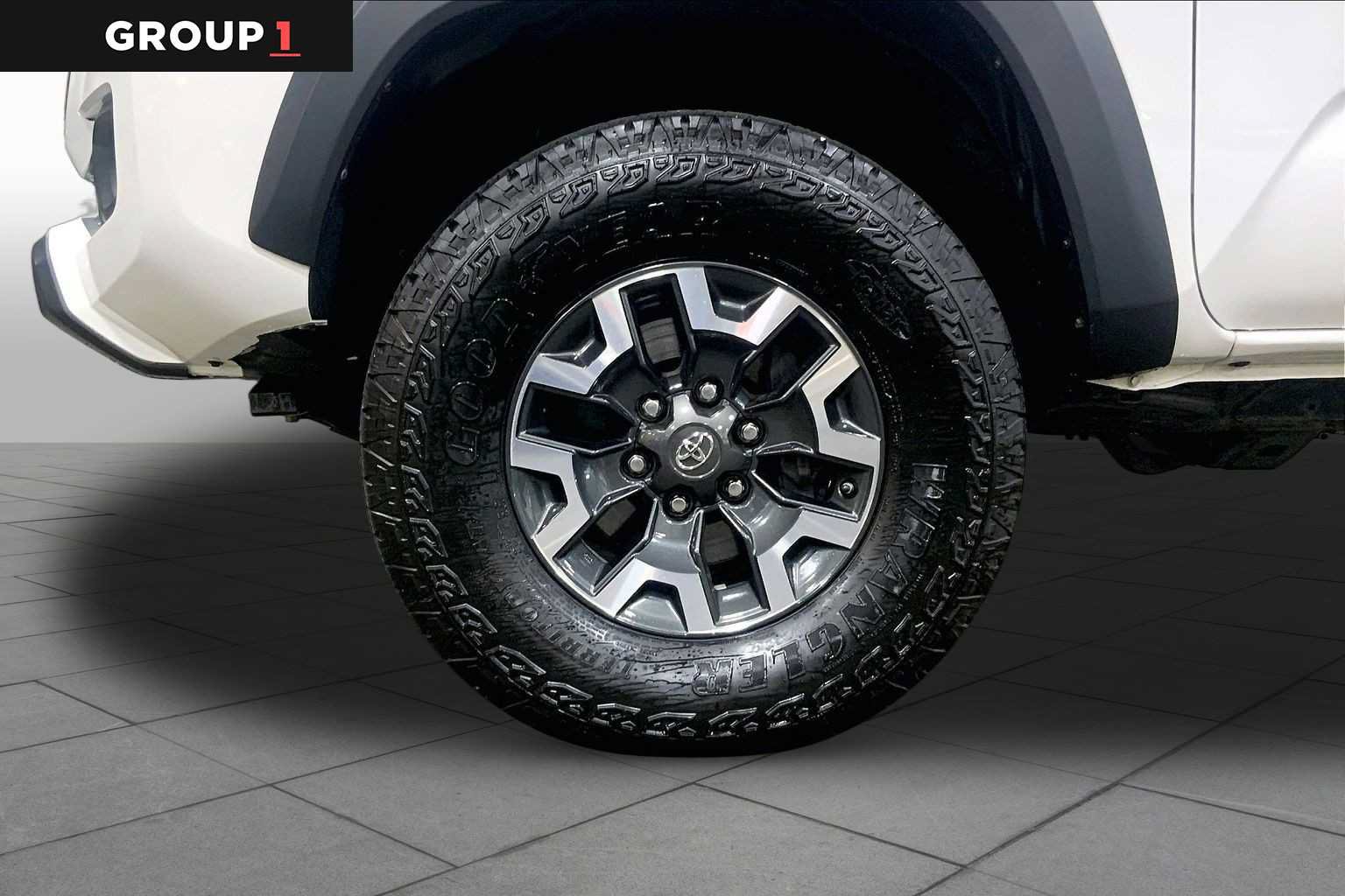 Used 2020 Toyota Tacoma TRD Off-Road w/ Technology Package AWD/4WD image 21