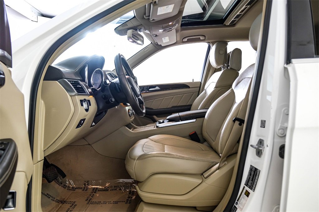 Used 2015 Mercedes-Benz GL 320 BlueTEC 4MATIC image 4