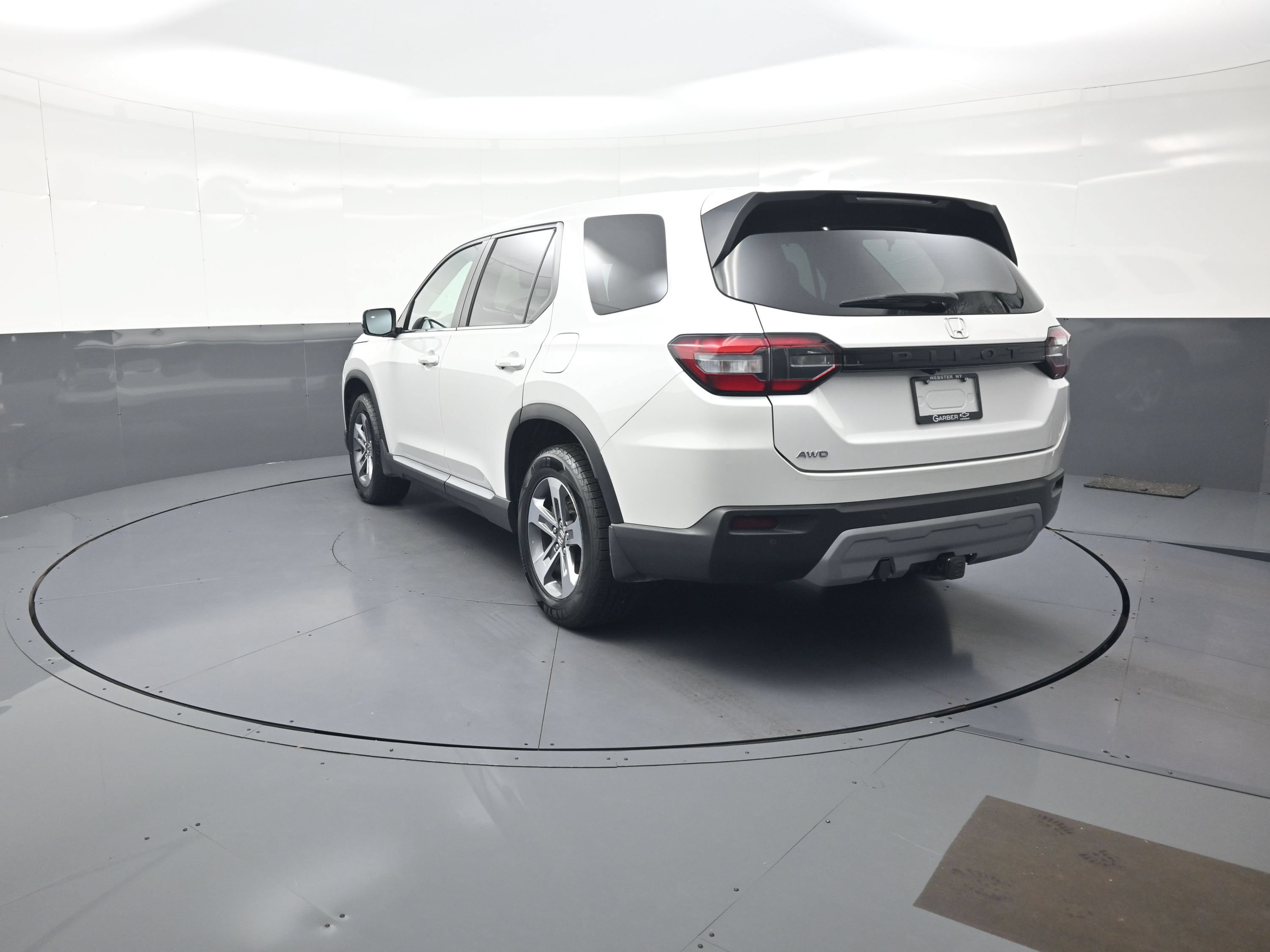 Used 2023 Honda Pilot EX-L image 5