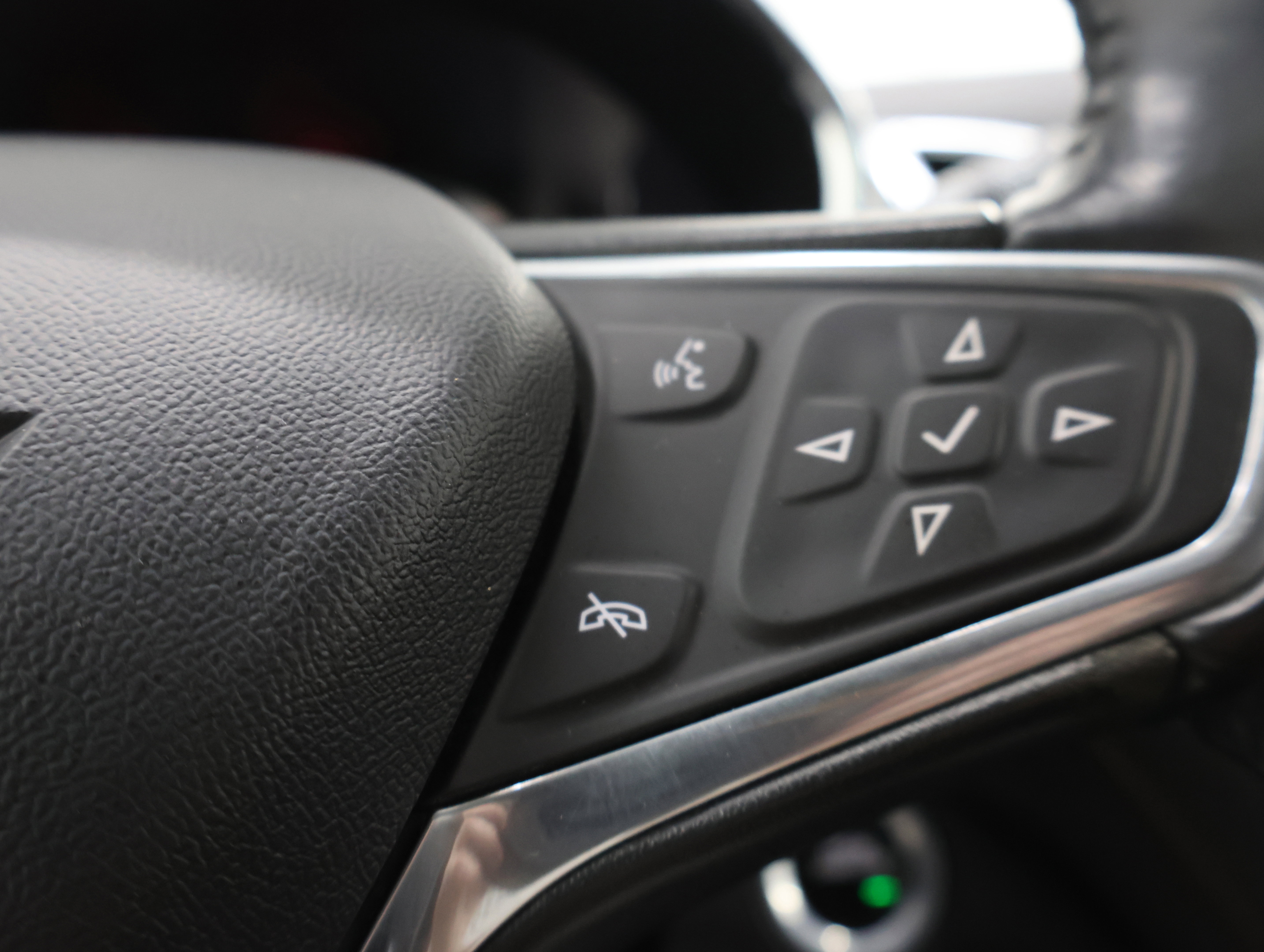 Used 2018 Chevrolet Equinox Premier AWD/4WD image 14