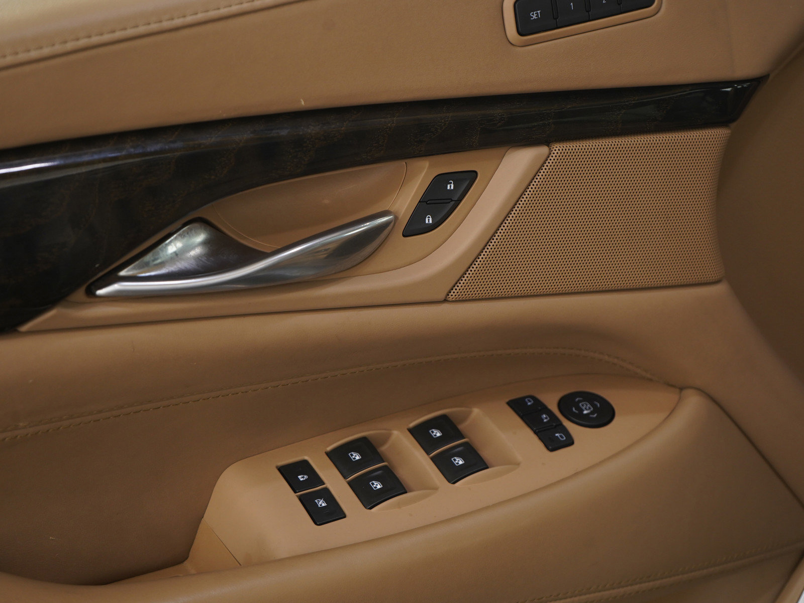 Used 2019 Cadillac Escalade Platinum image 25