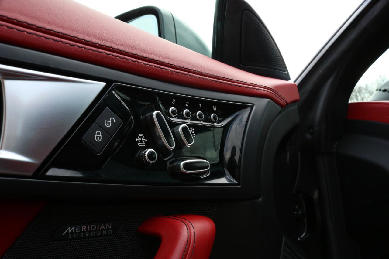 Used 2016 Jaguar F-TYPE S image 26