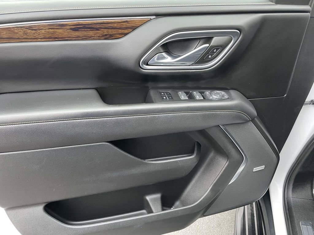 Used 2023 Chevrolet Suburban Premier image 24