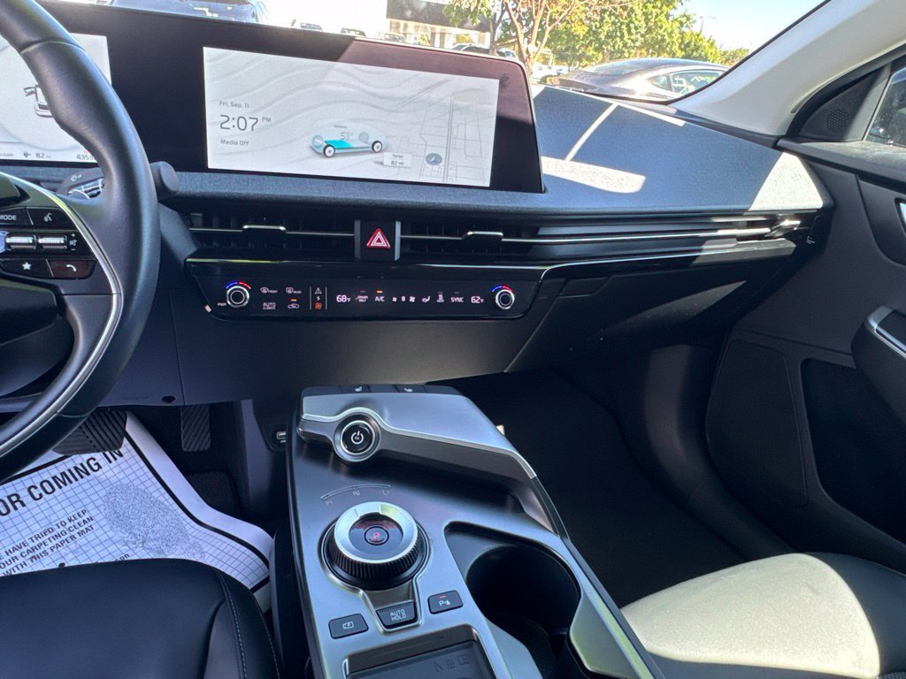 Used 2023 Kia EV6 Light RWD image 14