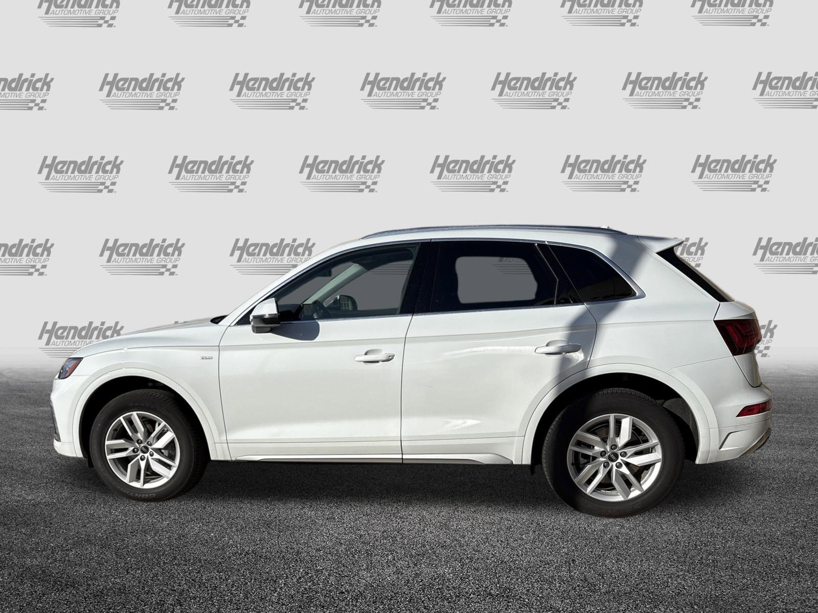 Used 2024 Audi Q5 2.0T Premium w/ Convenience Package image 7