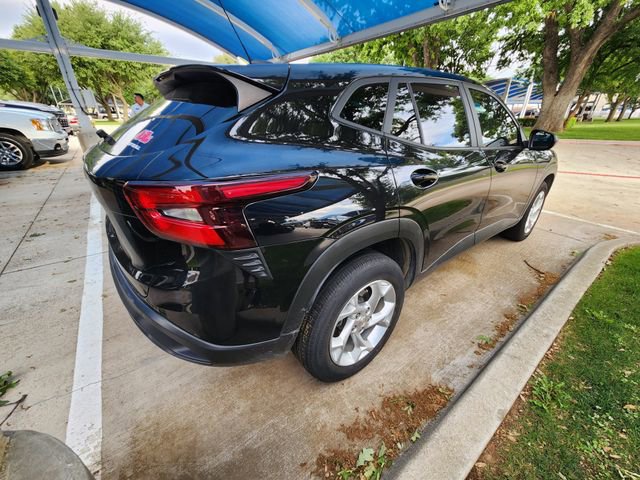 Used 2024 Chevrolet Trax LS w/ LS Convenience Package image 6