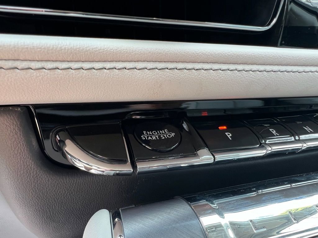 New 2026 Lincoln Aviator AWD image 10