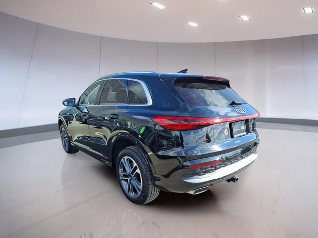 Used 2025 Audi Q5 Premium w/ Convenience Package image 4