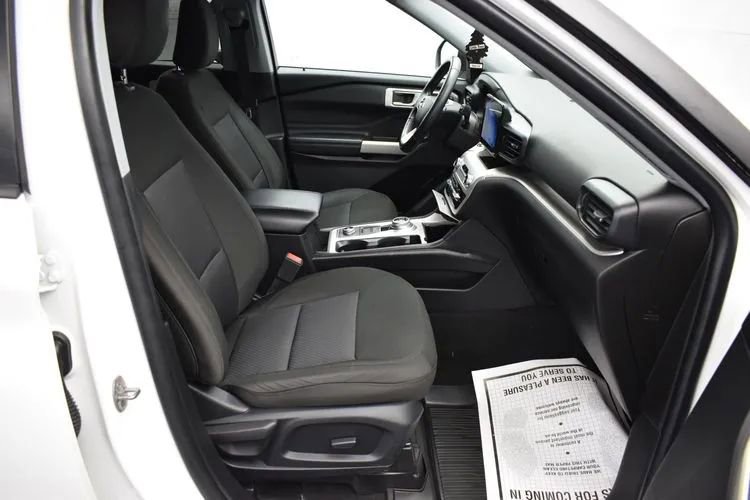 Used 2022 Ford Explorer XLT AWD/4WD image 16