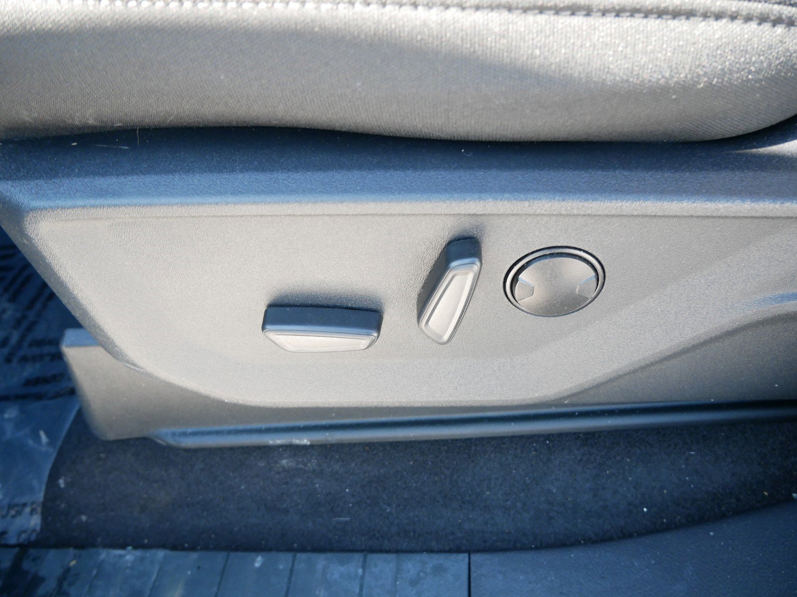 New 2024 Ford F150 XLT w/ Equipment Group 302A MID image 19