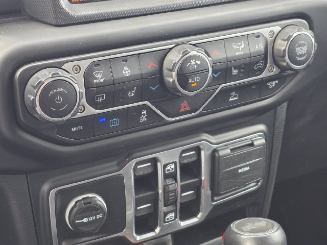 Used 2023 Jeep Wrangler Unlimited Rubicon 4xe w/ Cold Weather Group AWD/4WD image 39