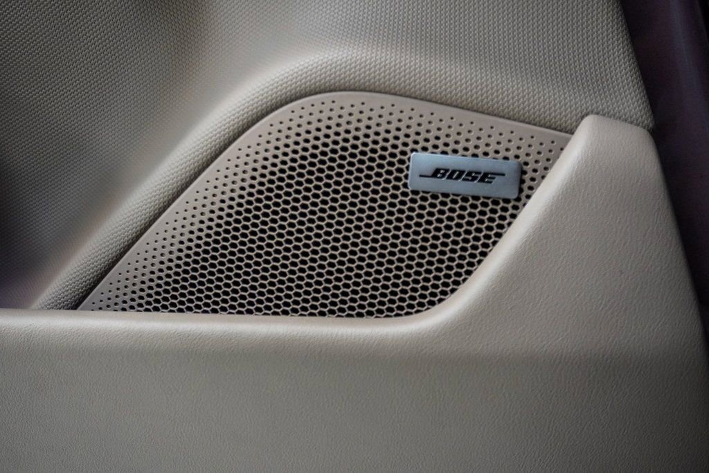 Used 2023 Porsche Taycan 4S w/ Premium Package image 22