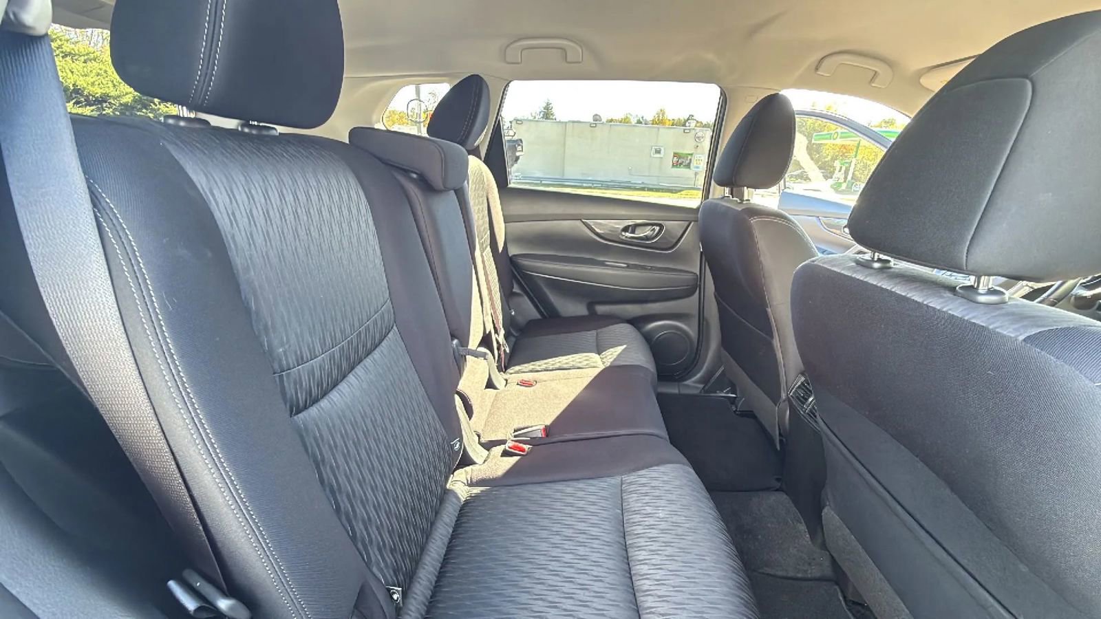 Used 2020 Nissan Rogue SV image 42