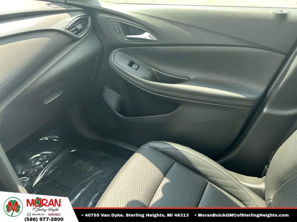 Certified 2022 Buick Encore GX Essence FWD image 30