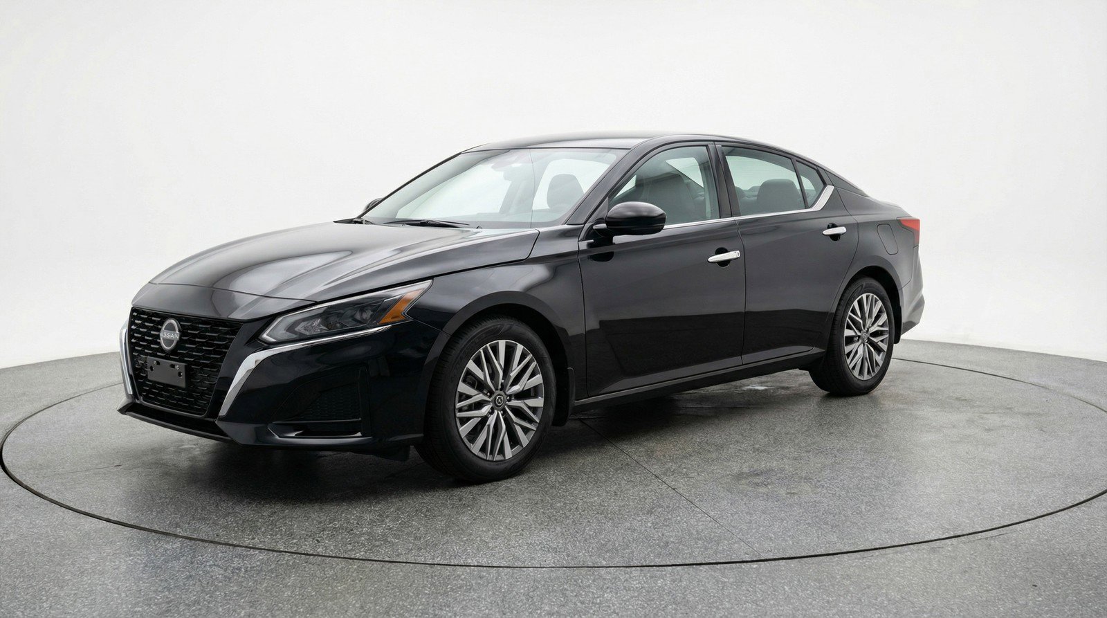 Used 2025 Nissan Altima 2.5 SV image 3