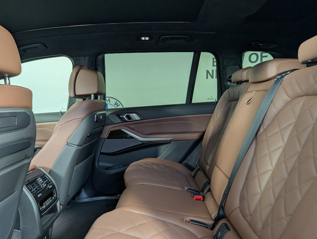Used 2026 BMW X7 xDrive40i w/ M Sport Package image 13