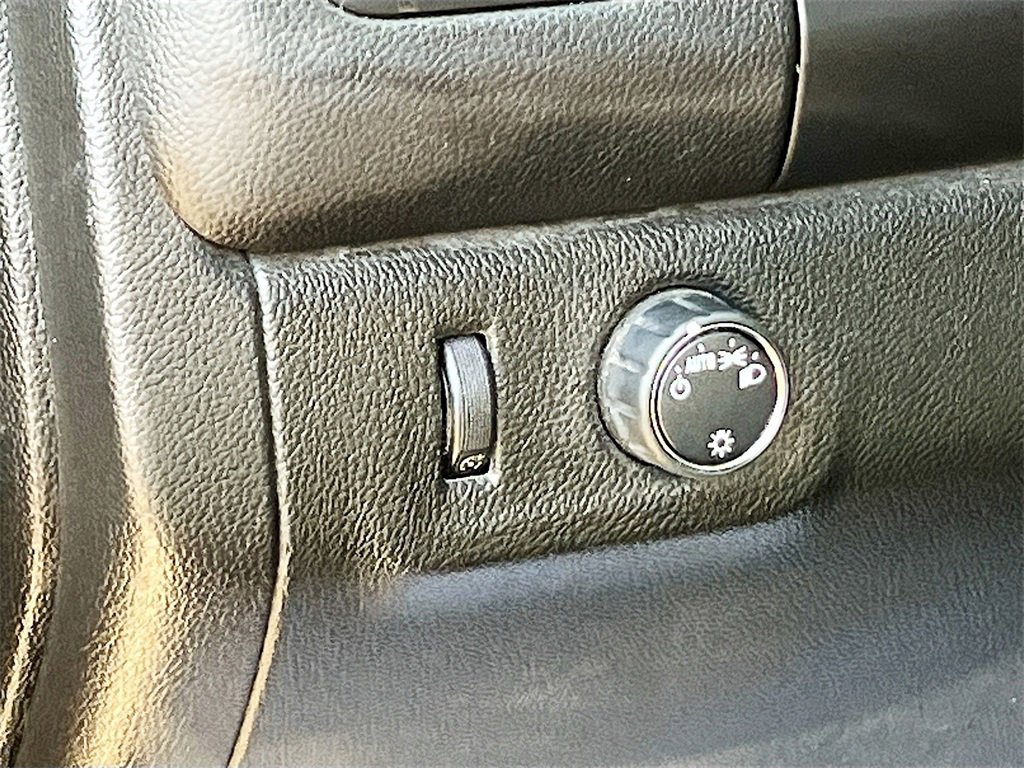 Used 2016 Chevrolet Colorado LT image 10