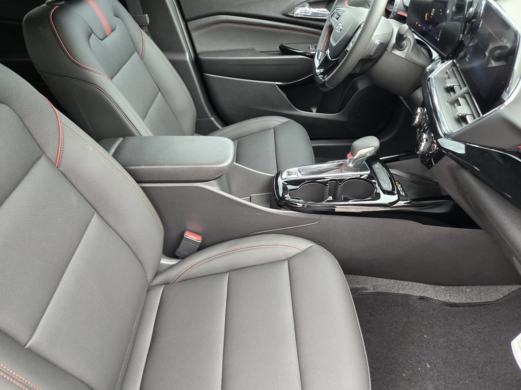 New 2026 Chevrolet Trax RS w/ Sunroof Package FWD image 16