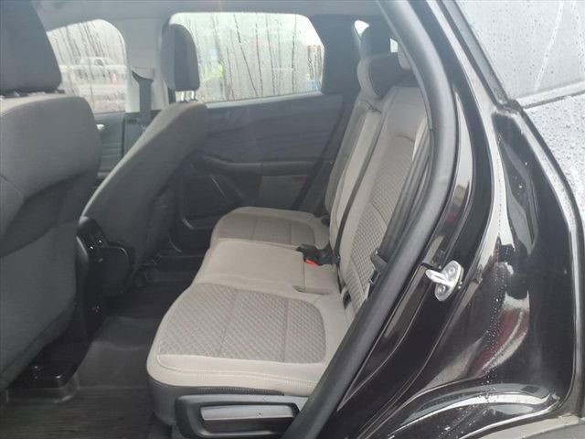 Certified 2022 Ford Escape SE w/ SE Sport Appearance Package image 11