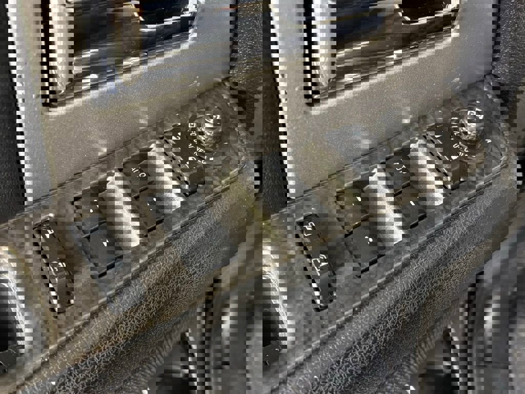 Used 2016 Ford Expedition Limited RWD image 15