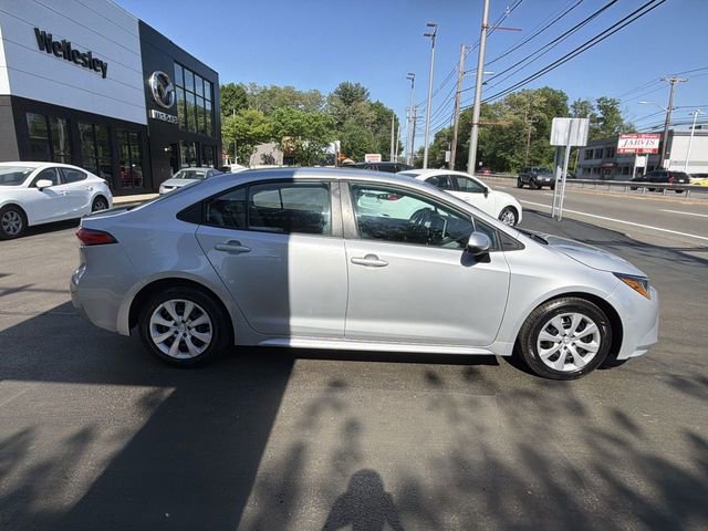 Used 2020 Toyota Corolla LE FWD image 9