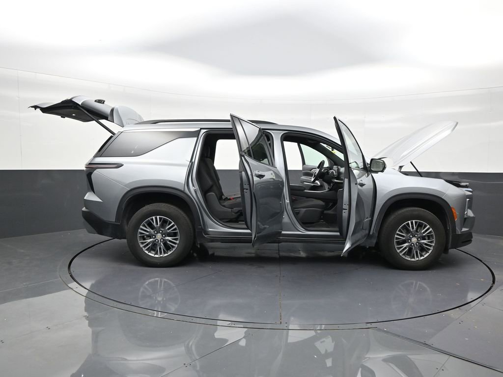 Used 2024 Chevrolet Traverse LT FWD image 29