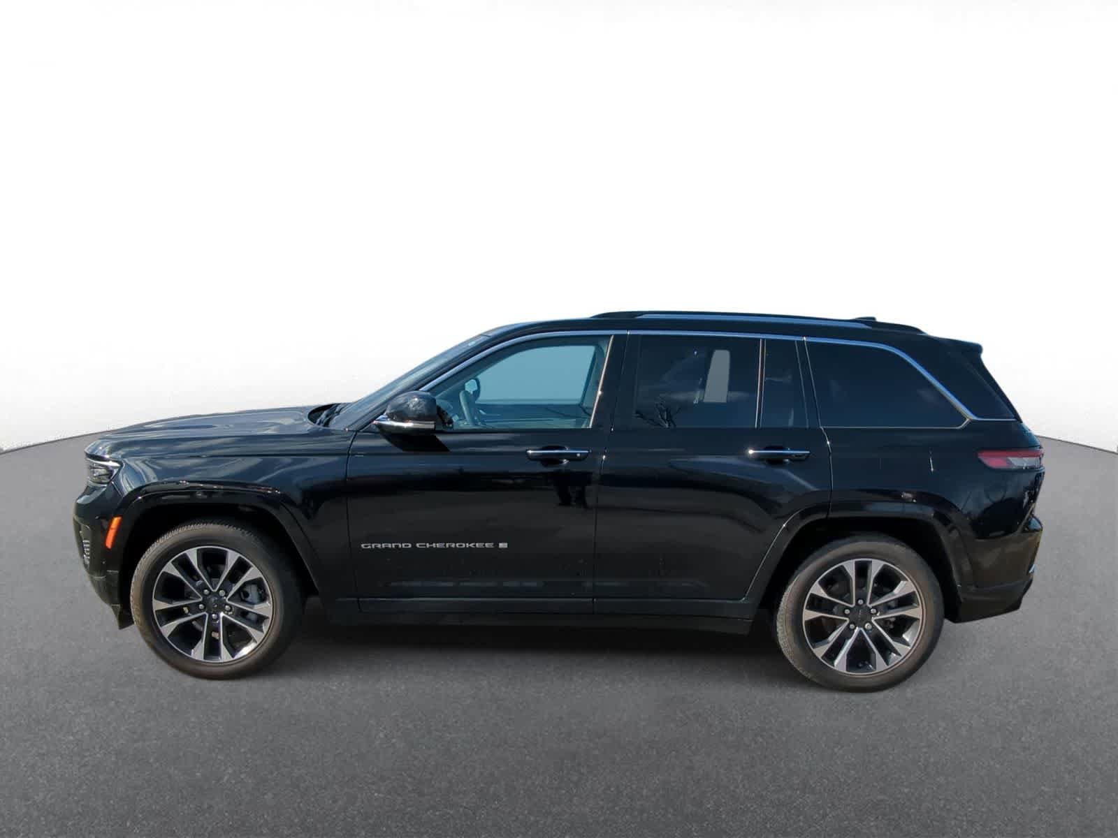 Certified 2023 Jeep Grand Cherokee Overland w/ Luxury Tech Group IV image 5