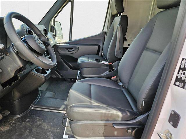 New 2025 Mercedes-Benz Sprinter 4500 image 14
