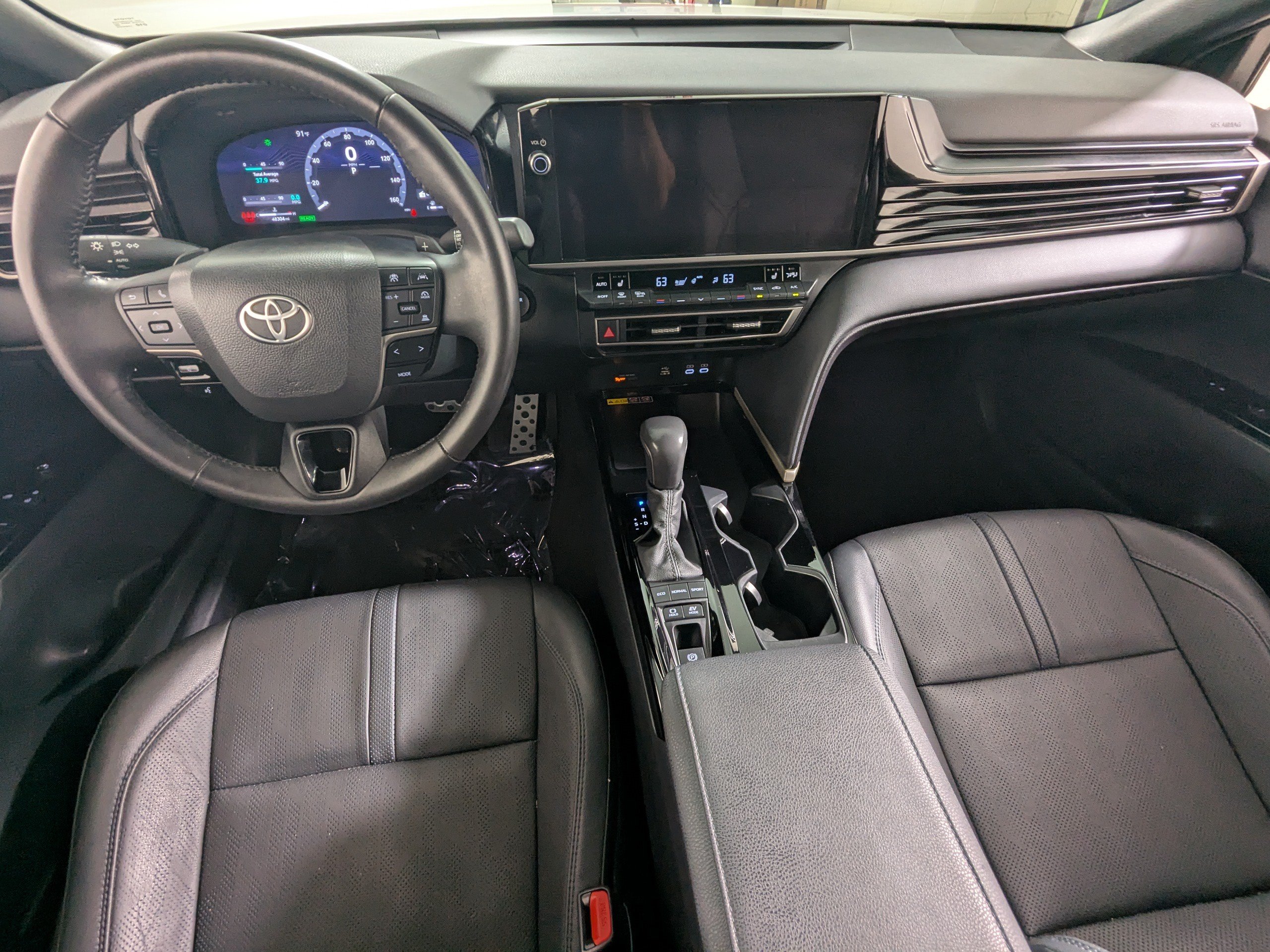 Used 2025 Toyota Camry XSE FWD image 10