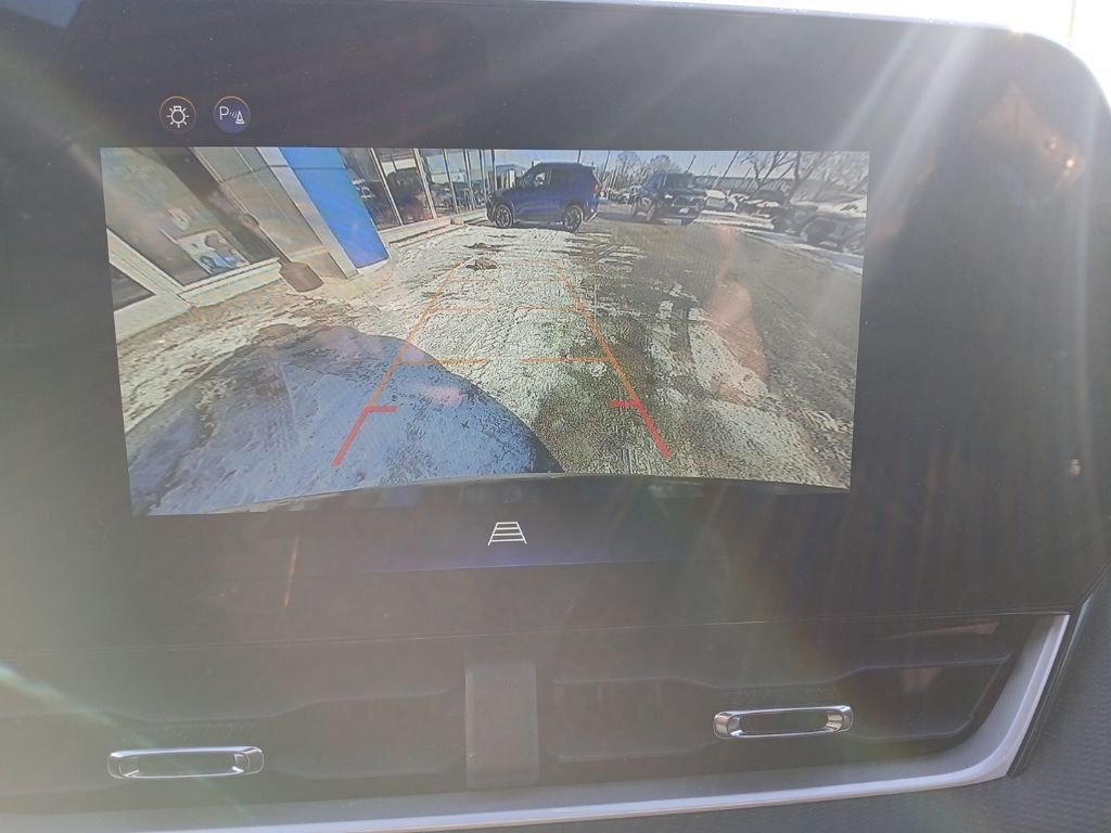 Used 2025 Chevrolet Equinox LT image 23