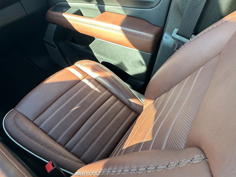 Used 2023 GMC Yukon Denali Ultimate image 17