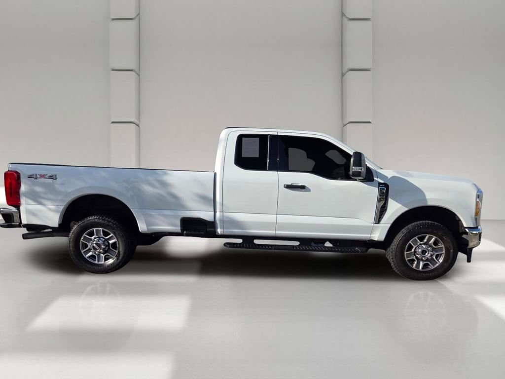 Used 2025 Ford F350 XLT image 5