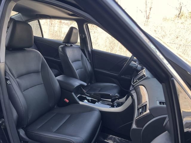 Used 2016 Honda Accord Touring image 31
