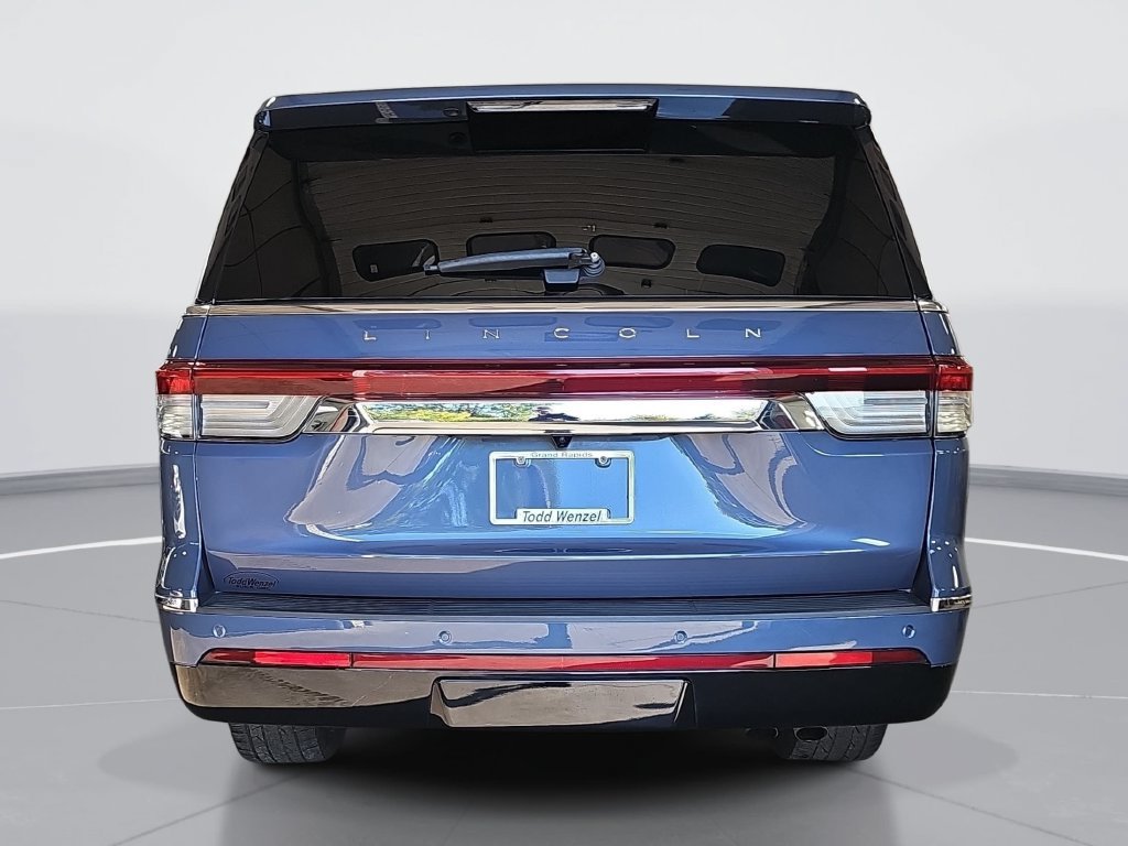Used 2023 Lincoln Navigator L Reserve AWD/4WD image 5